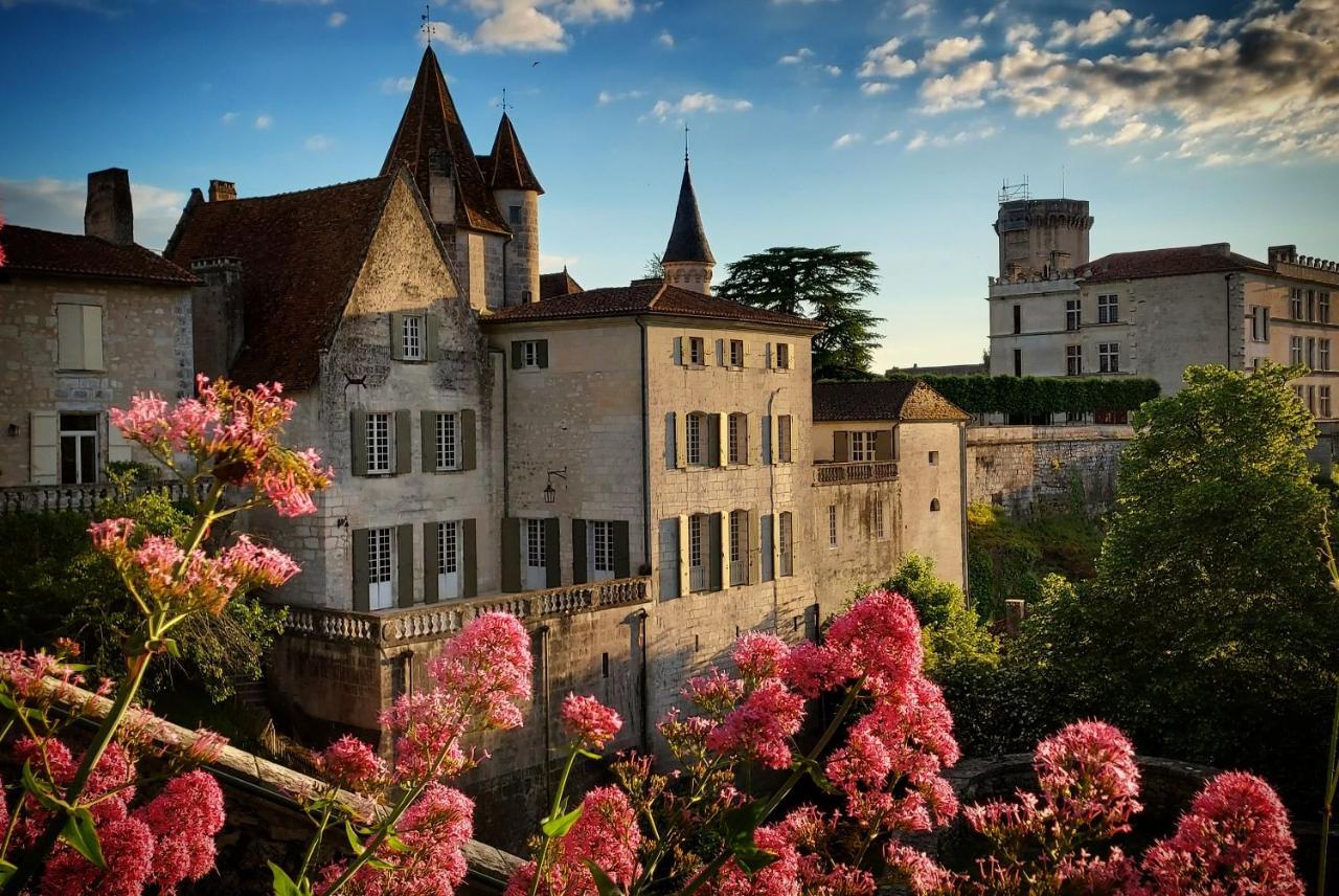 Chateau Des Senechaux, Bourdeilles Exterior photo
