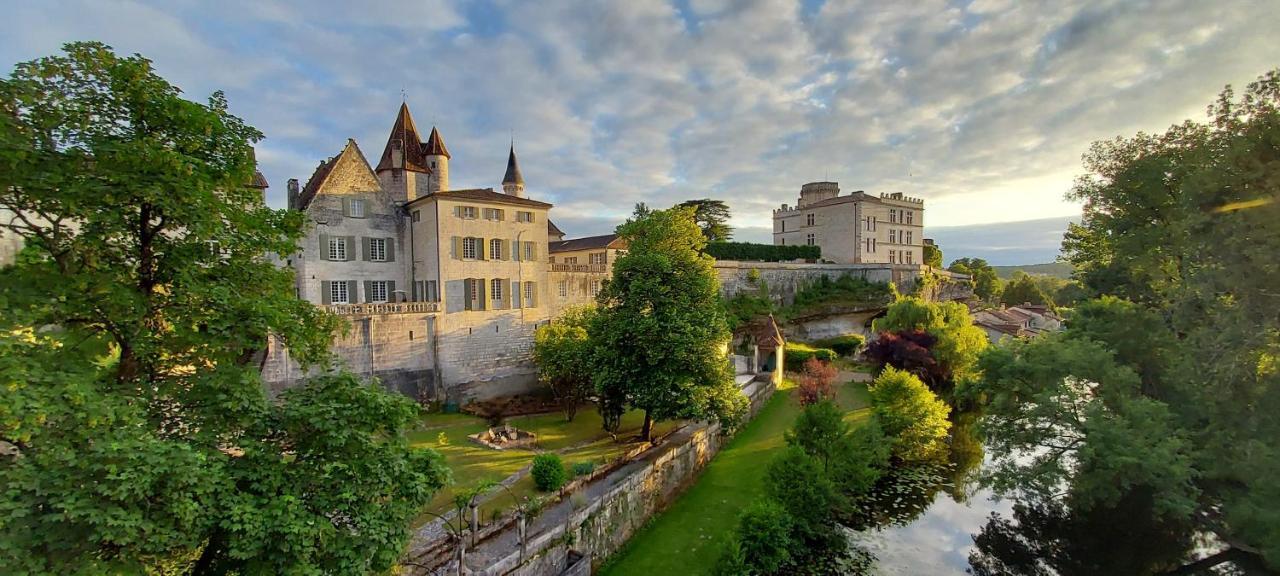 Chateau Des Senechaux, Bourdeilles Exterior photo